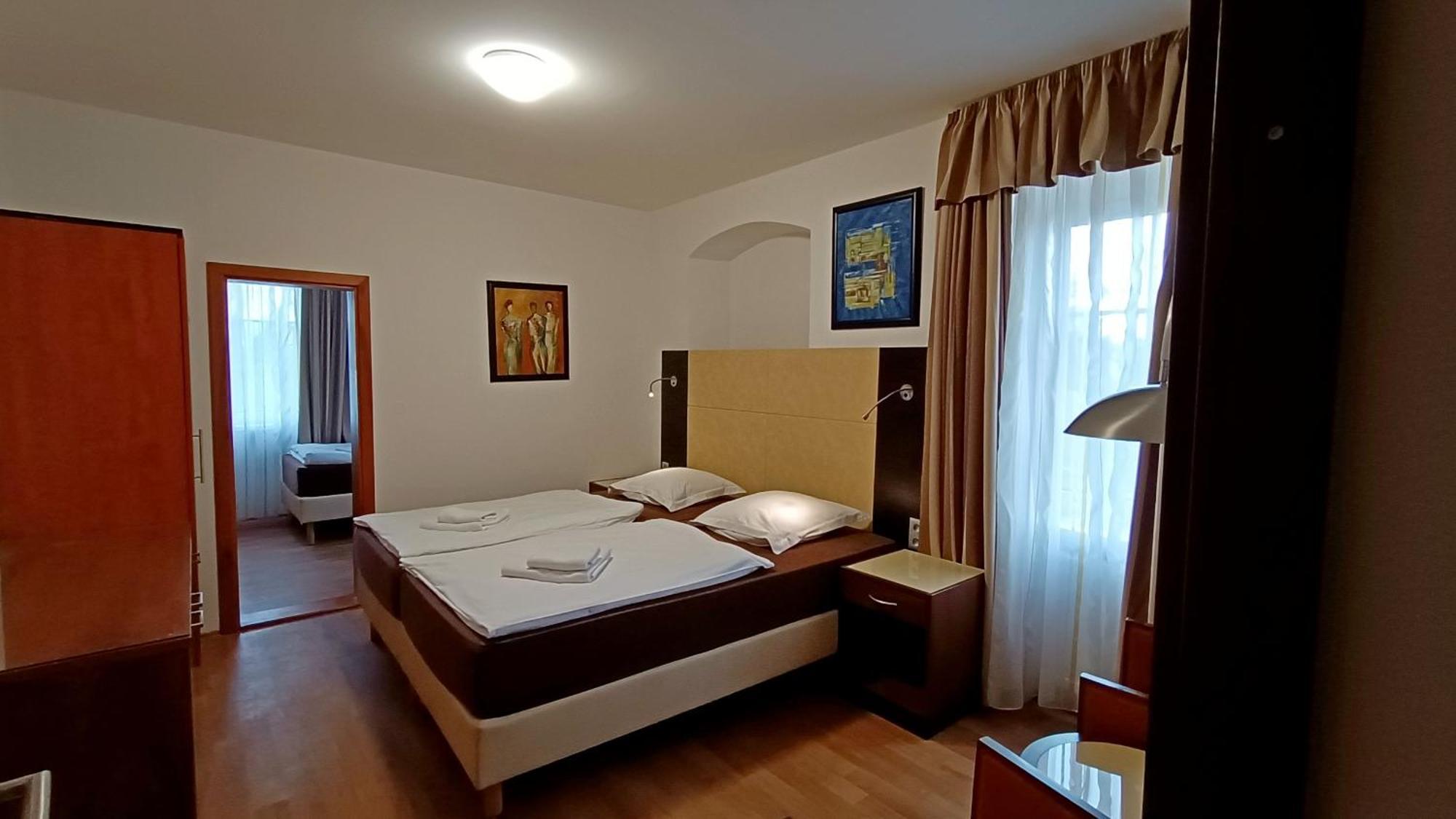 Apartments Gato Karlovy Vary Dalovice Exterior photo