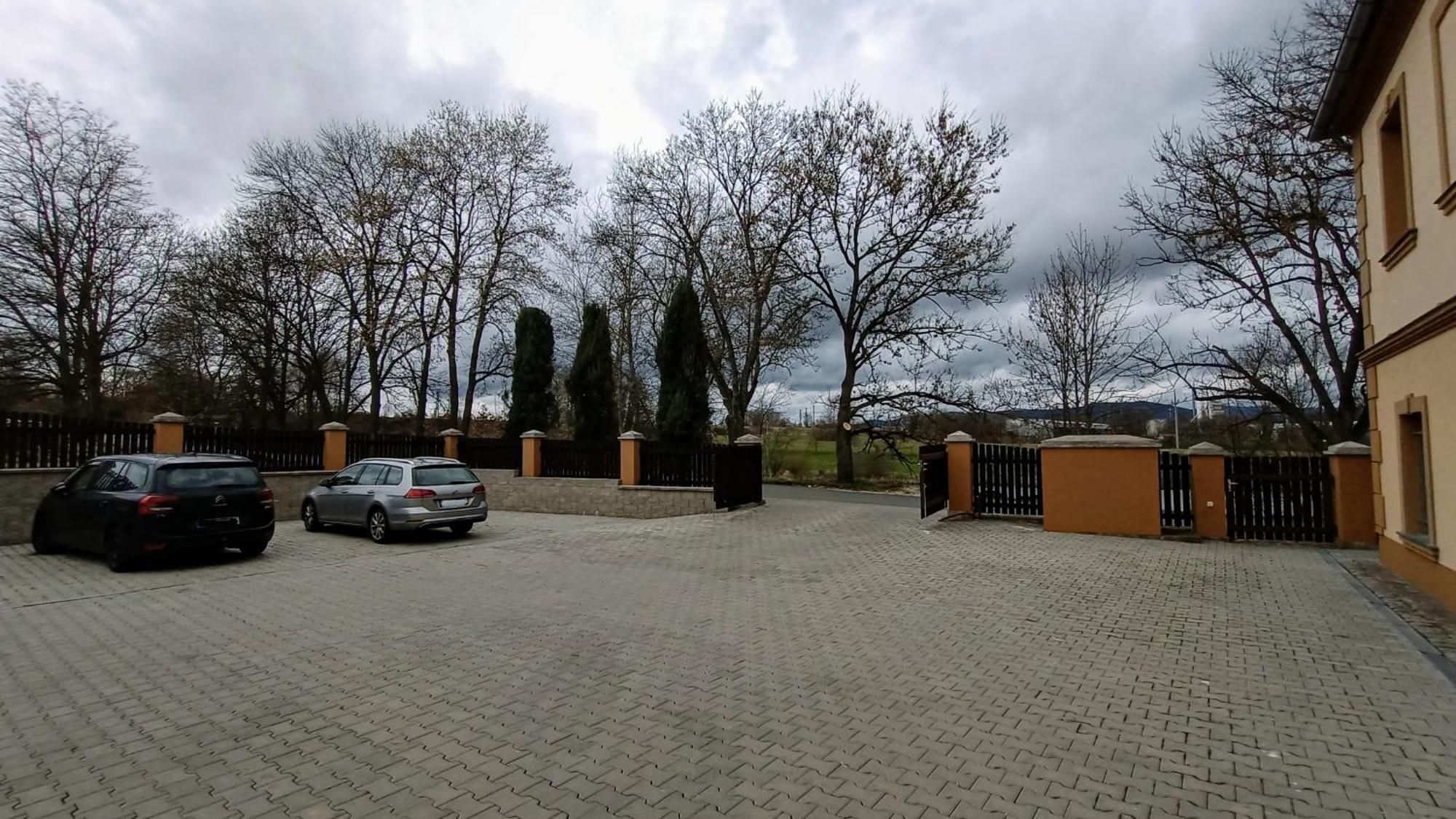 Apartments Gato Karlovy Vary Dalovice Exterior photo